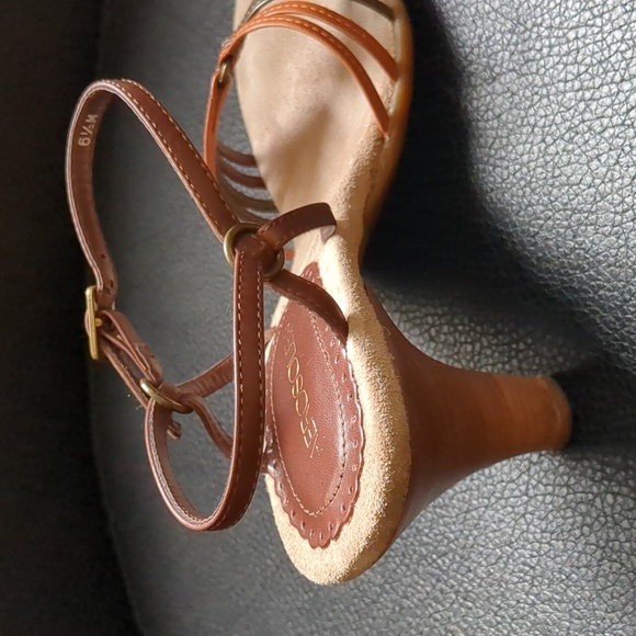 AEROSOLES. Sandals. Brown. Size 6.5 M - Picture 9 of 16